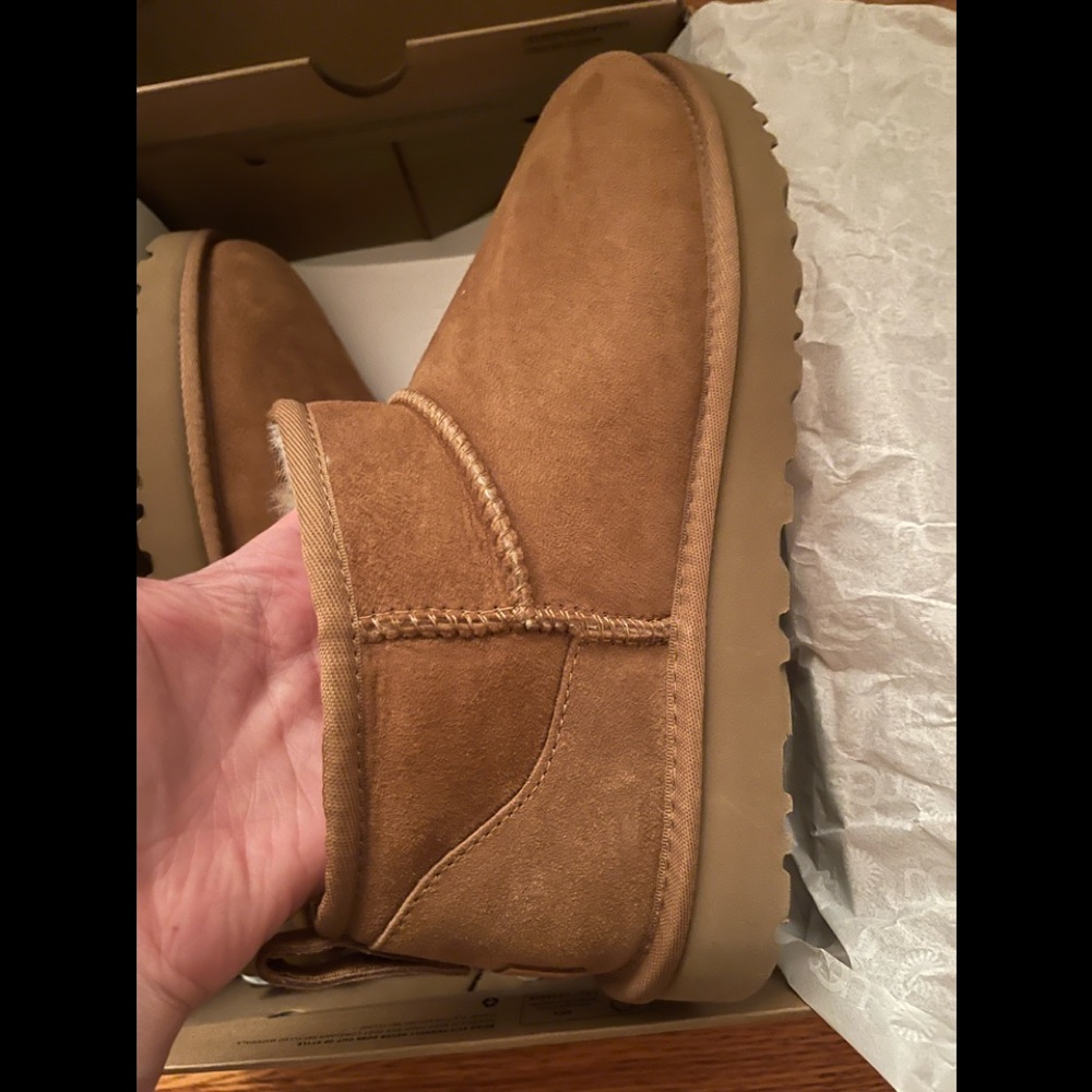 🐪 NEW WITH TAGS 🐪 Uggs Classic Ultra Mini size US 9 - Picture 7 of 13